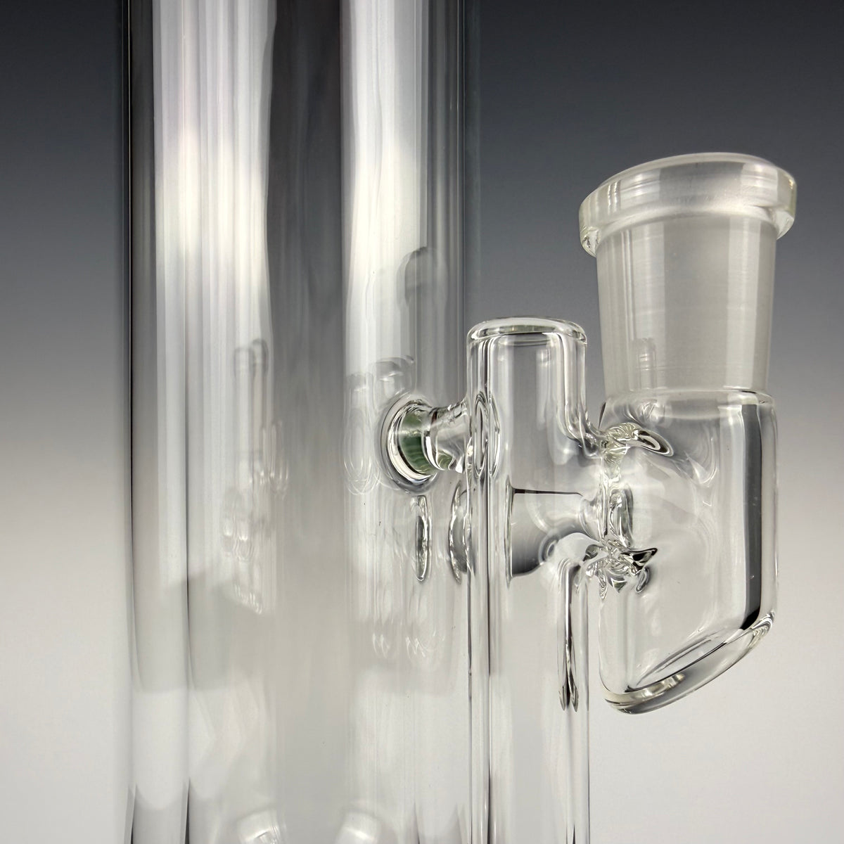 Short "Outside-In" (#560) "Standard Wall" Waterpipe by Hamm's Waterworks