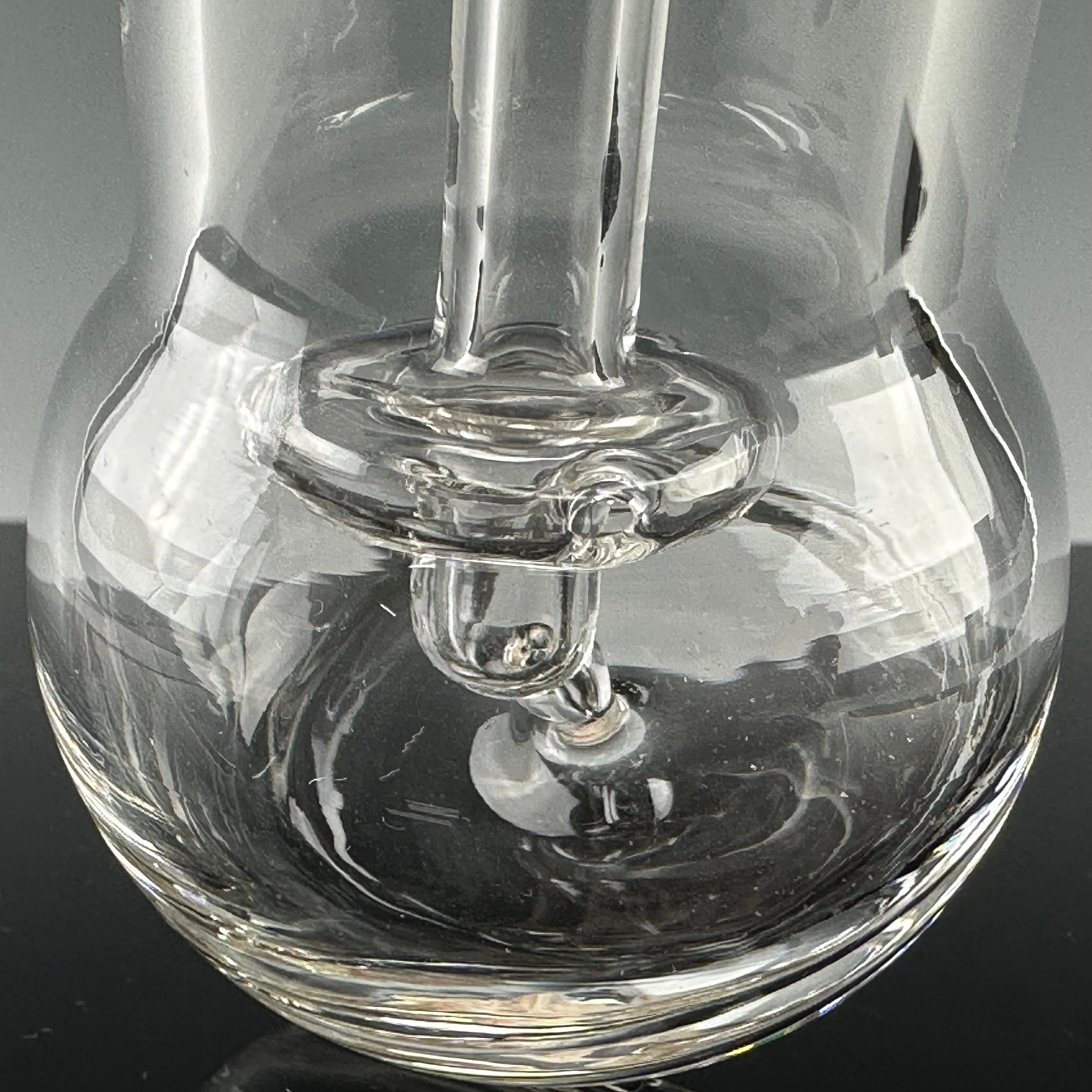 US Tubes (Dewar Joint) "Ufo Perc" Hammer Bubbler by US Tubes