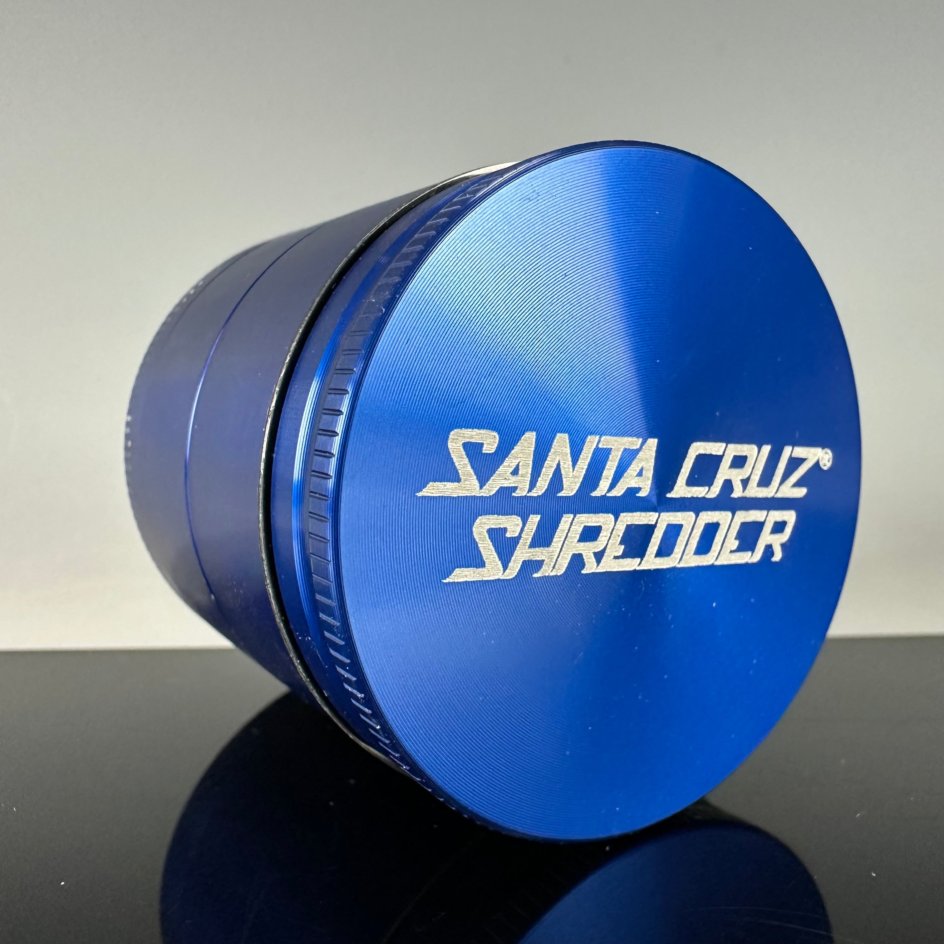 Medium 4-Piece Shredder by Santa Cruz Shredder