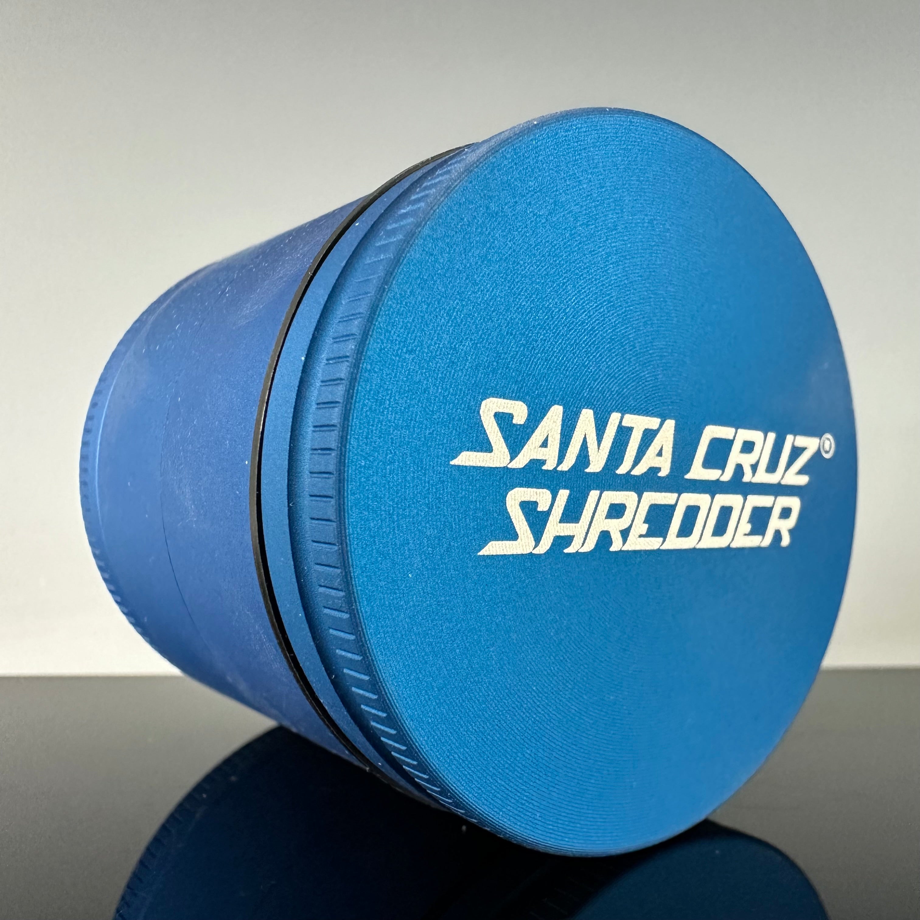 Medium 4-Piece Shredder by Santa Cruz Shredder