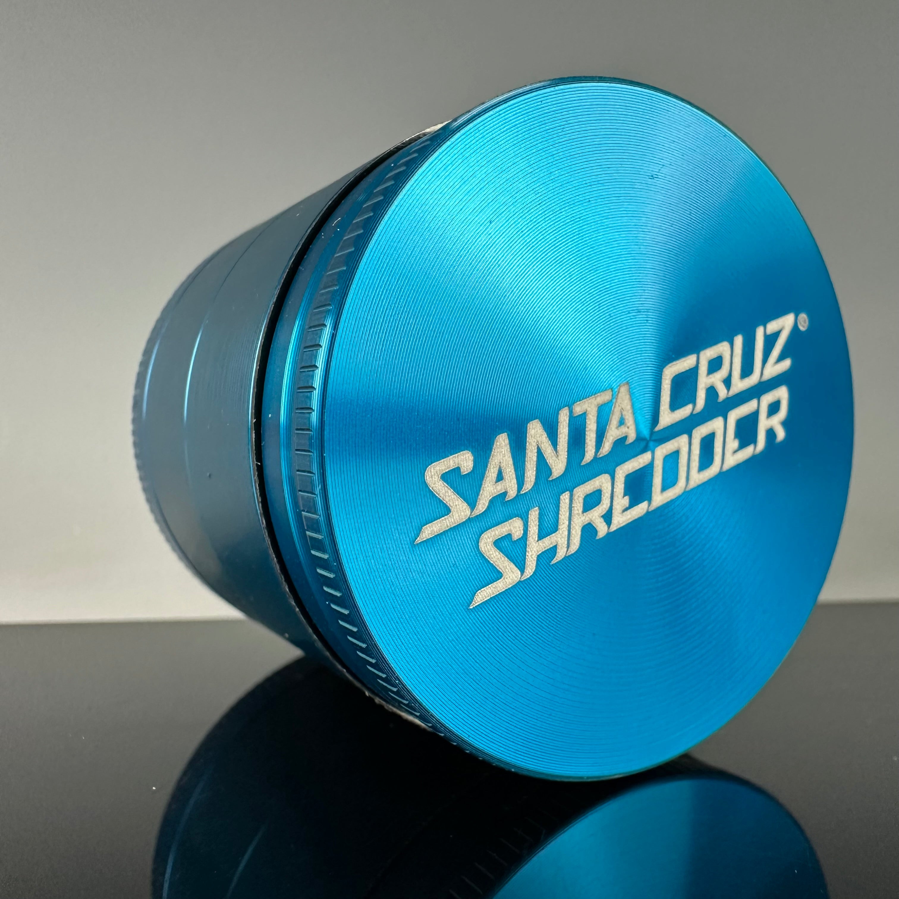 Medium 4-Piece Shredder by Santa Cruz Shredder
