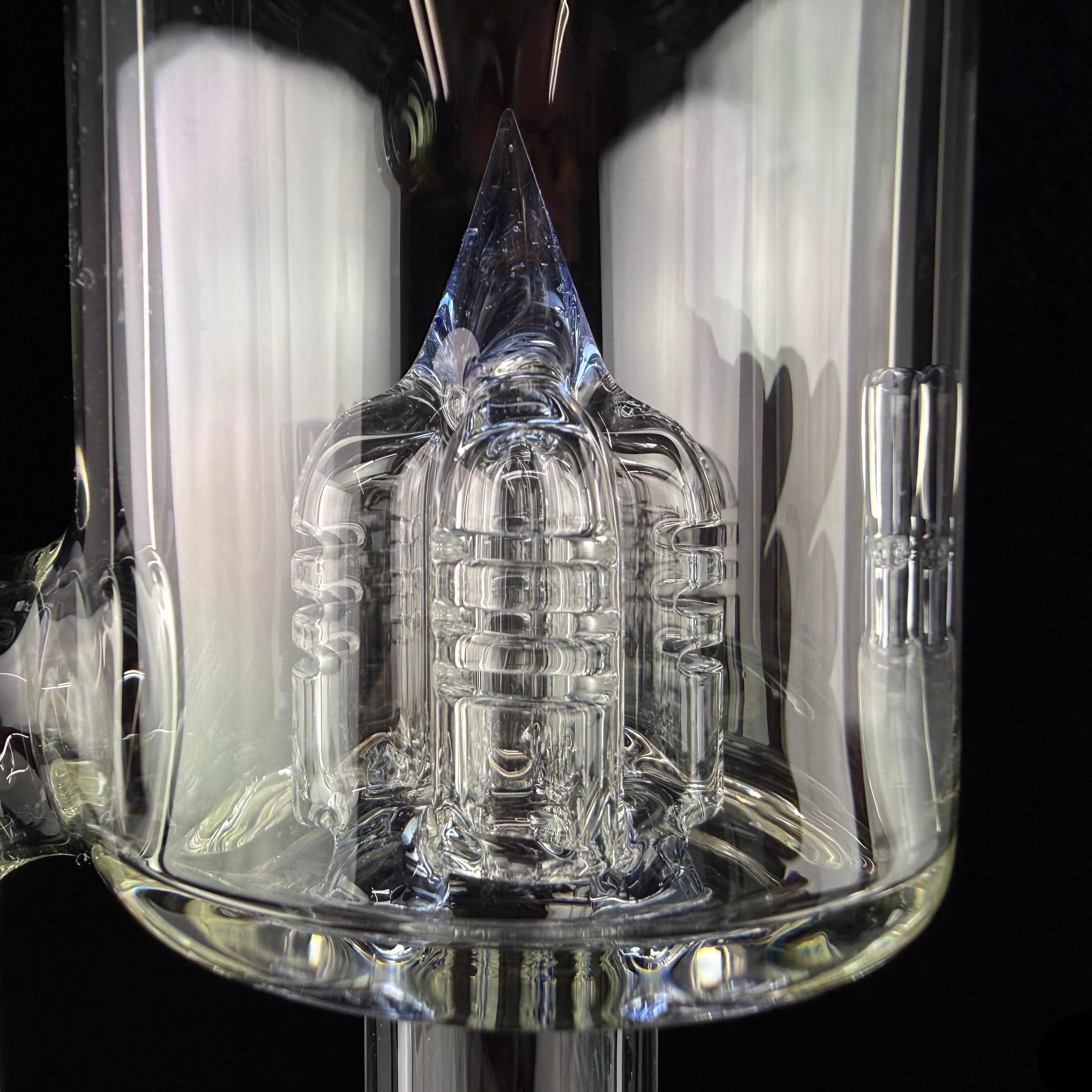 MA "Firewater UV" Full Size Hornet - Stemline 16mm 6 Cut UpGrid + Millie + Splash Guard by Sovereignty Glass