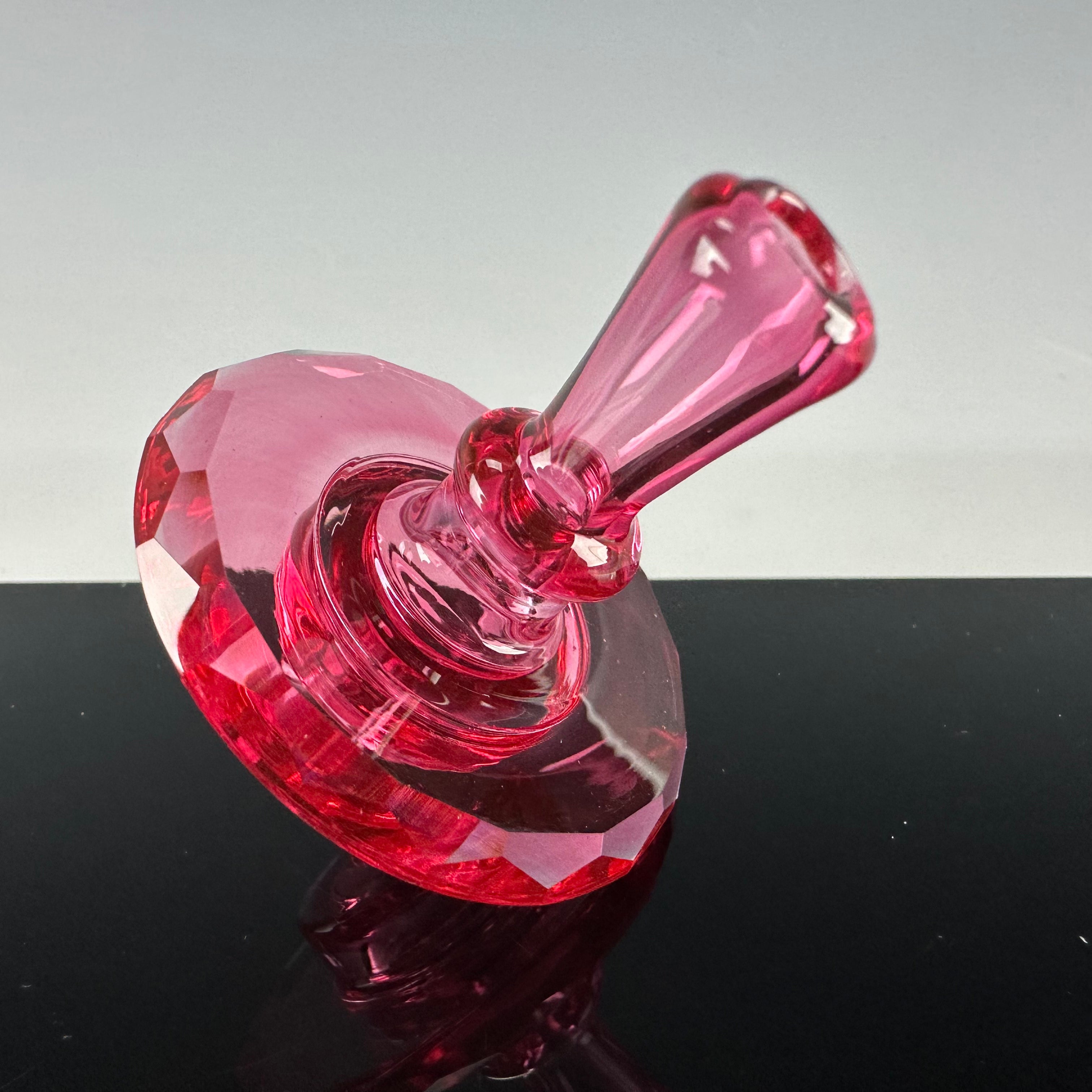 Faceted "Gold Ruby" Spinner Cap by Alex S. Glass
